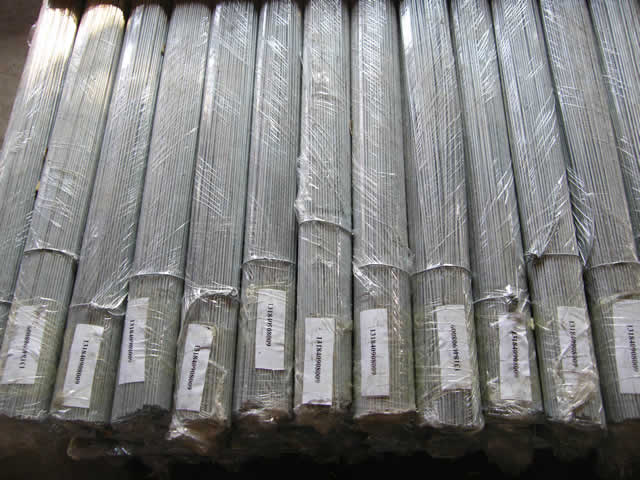 Several bundles of stainless steel straight cut wires in plastic film package and labels on the outside.